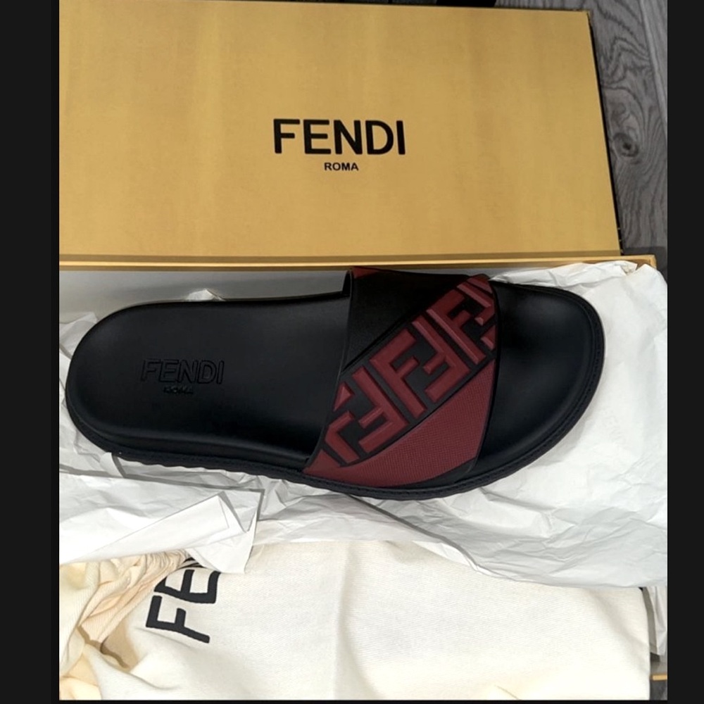 FENDI SLIDES SIZE 10